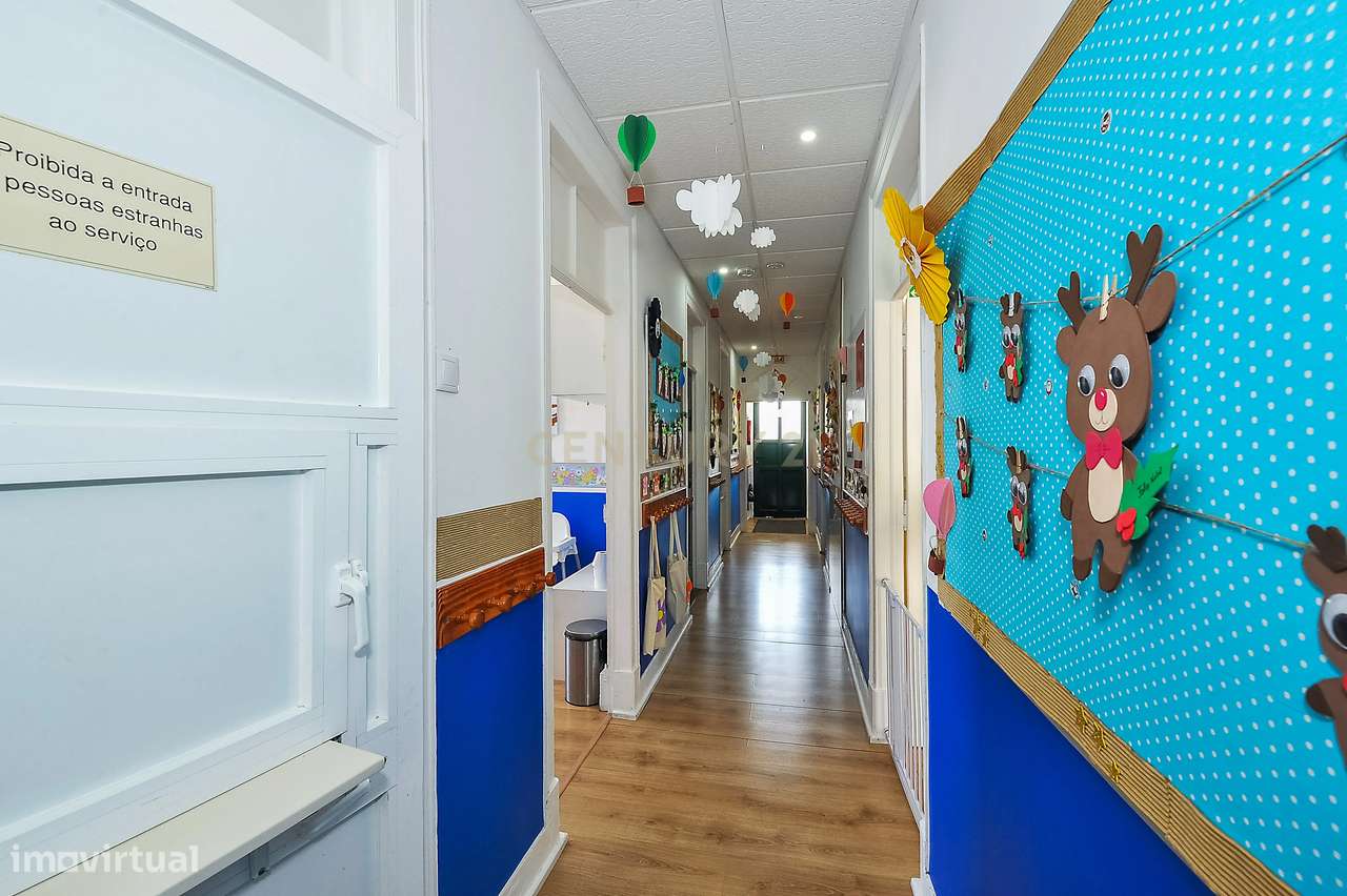 Imóvel com negócio (colégio)– Centro da Parede, Cascais-51
