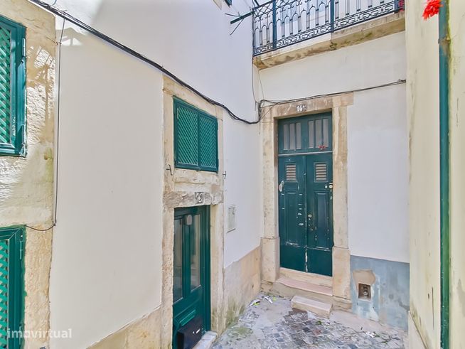 Prédio Típico para Reabilitar em Alfama com Vista Rio e Potencial d...-11