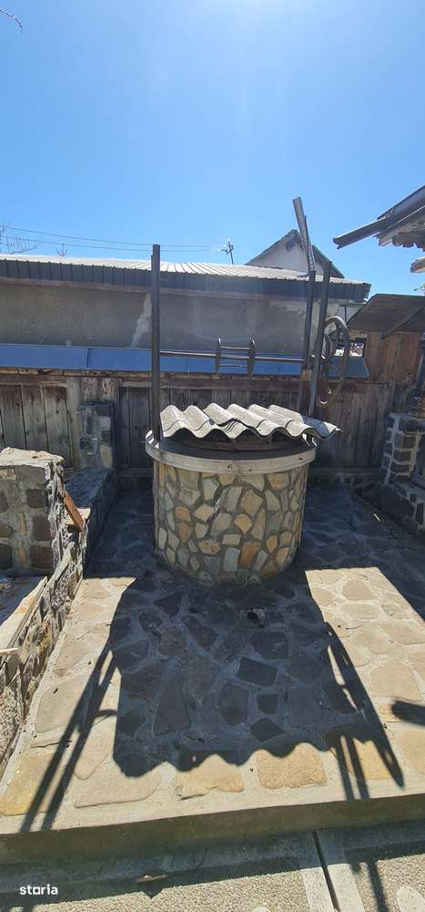 Vând casa caramida si teren 2400mp Horia-17