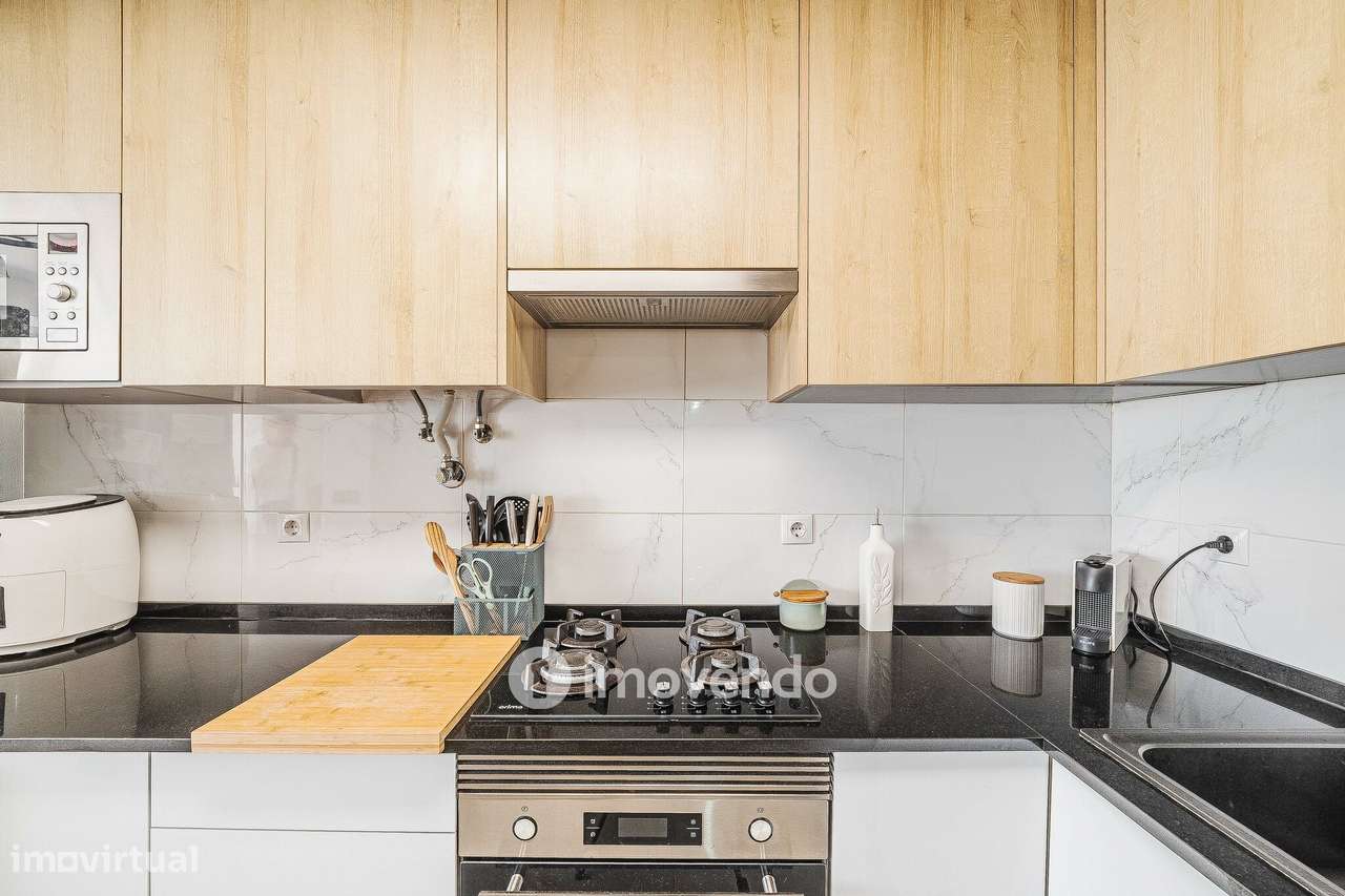 Apartamento T2 totalmente remodelado, em Marvila-9