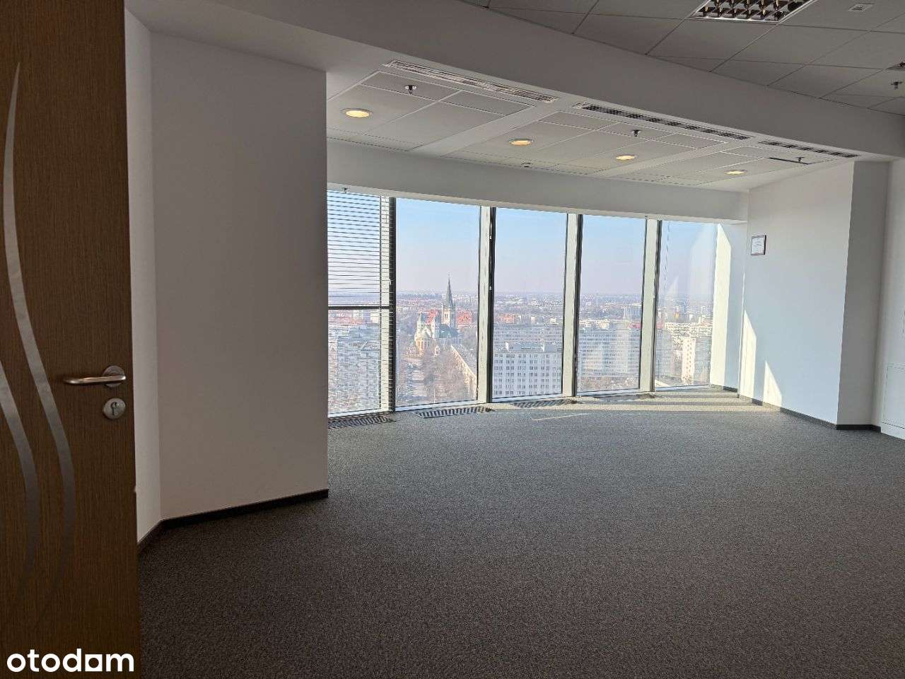 Biuro ok. 170 m² w Sky Tower z widokiem na miasto - Pełny obrazek: 5/15