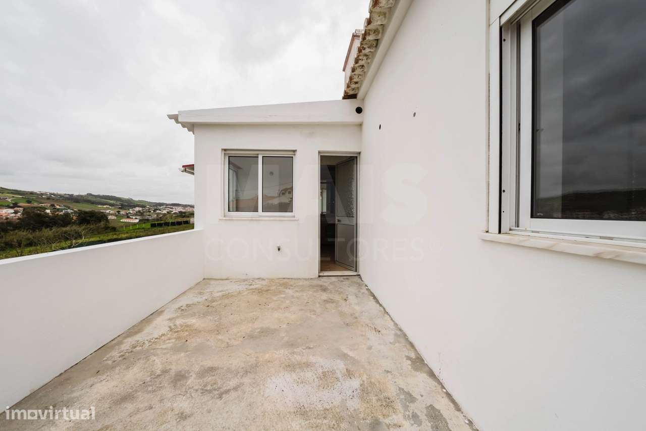 Moradia Térrea Renovada C/ Logradouro e Terreno, Vimeiro - Lourinhã-15