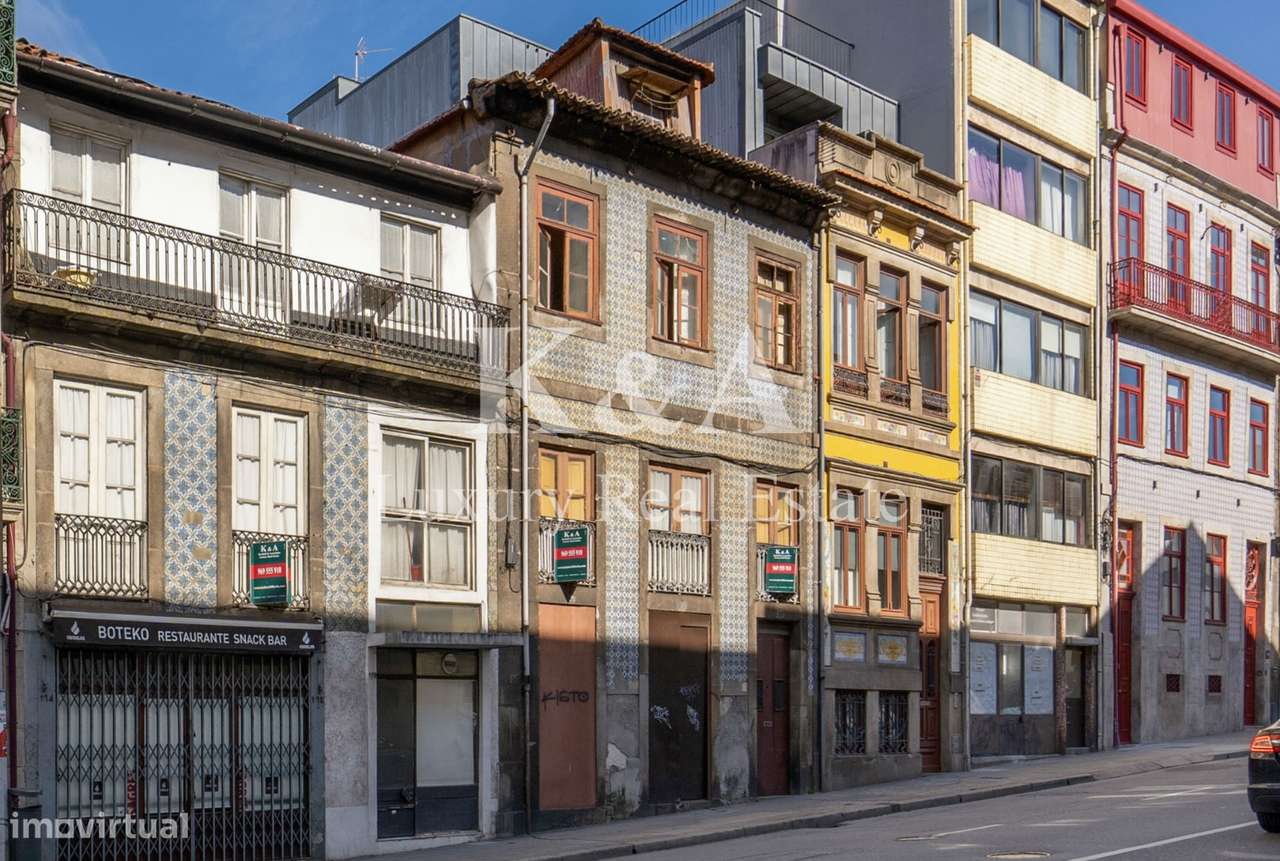 Prédio no centro do Porto - Grande imagem: 2/22