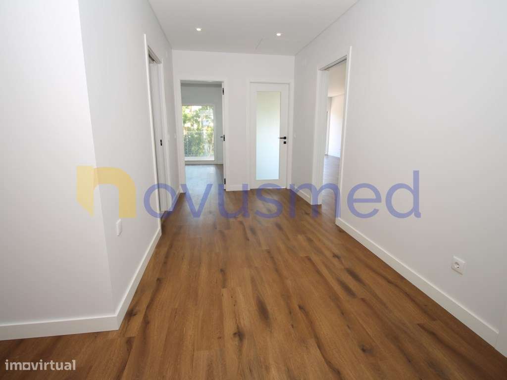 Penthouse tipo T3 com vista para o Mar a 300 metros da praia dos Al...-13