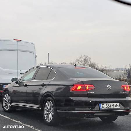 Volkswagen Passat 2.0 TDI DSG Highline - 5