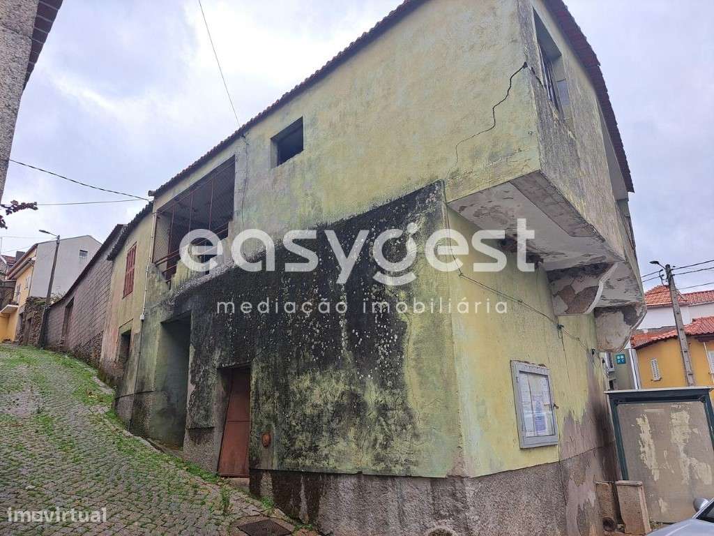 Moradia para recuperar na aldeia de Souto da Velha, Torre de Moncorvo. - Grande imagem: 4/13