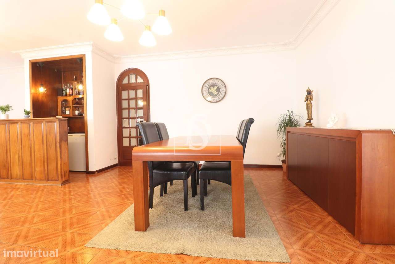 Magnífica moradia de 2 pisos, situada em Fão, a apenas 500 metros da p - Grande imagem: 4/26