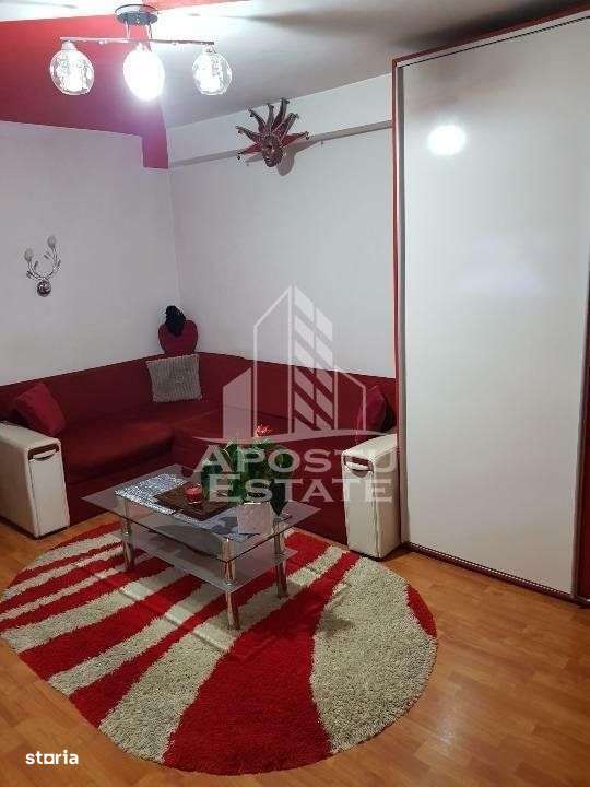 Apartament  cu 2 camere, decomandat, situat in  zona Iosefin - Imagine principală: 2/9