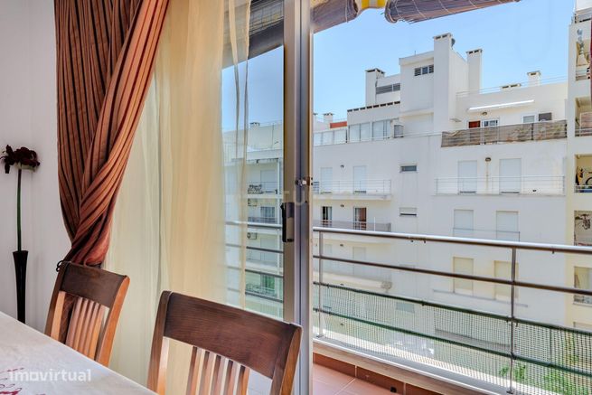 Apartamento T2 - Oportunidade Única a 5 Min da Praia da Rocha!-3