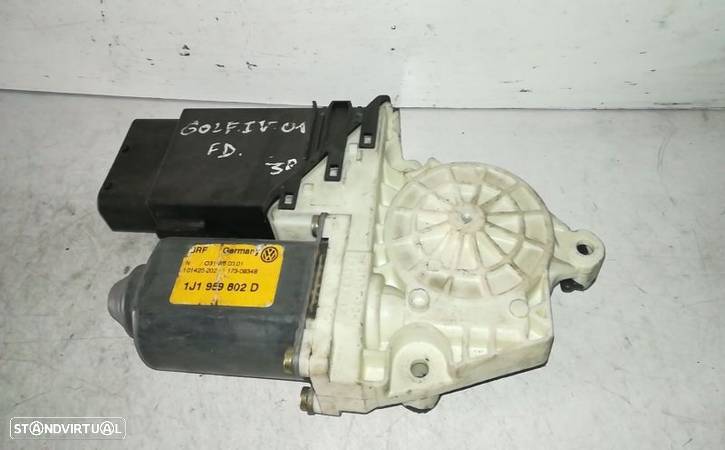 Motor De Elevador Frente Direito Volkswagen Golf Iv (1J1) - 1