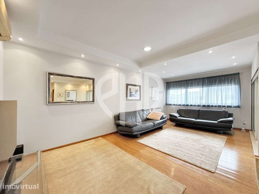 Apartamento T3+1 Duplex C/Terraço 250m2 // Condominio-10