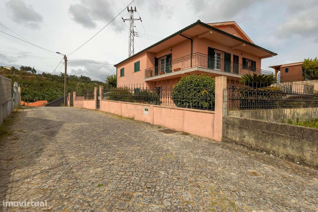 Casa T5 em Póvoa de Lanhoso - Oportunidade Única! - Grande imagem: 1/26