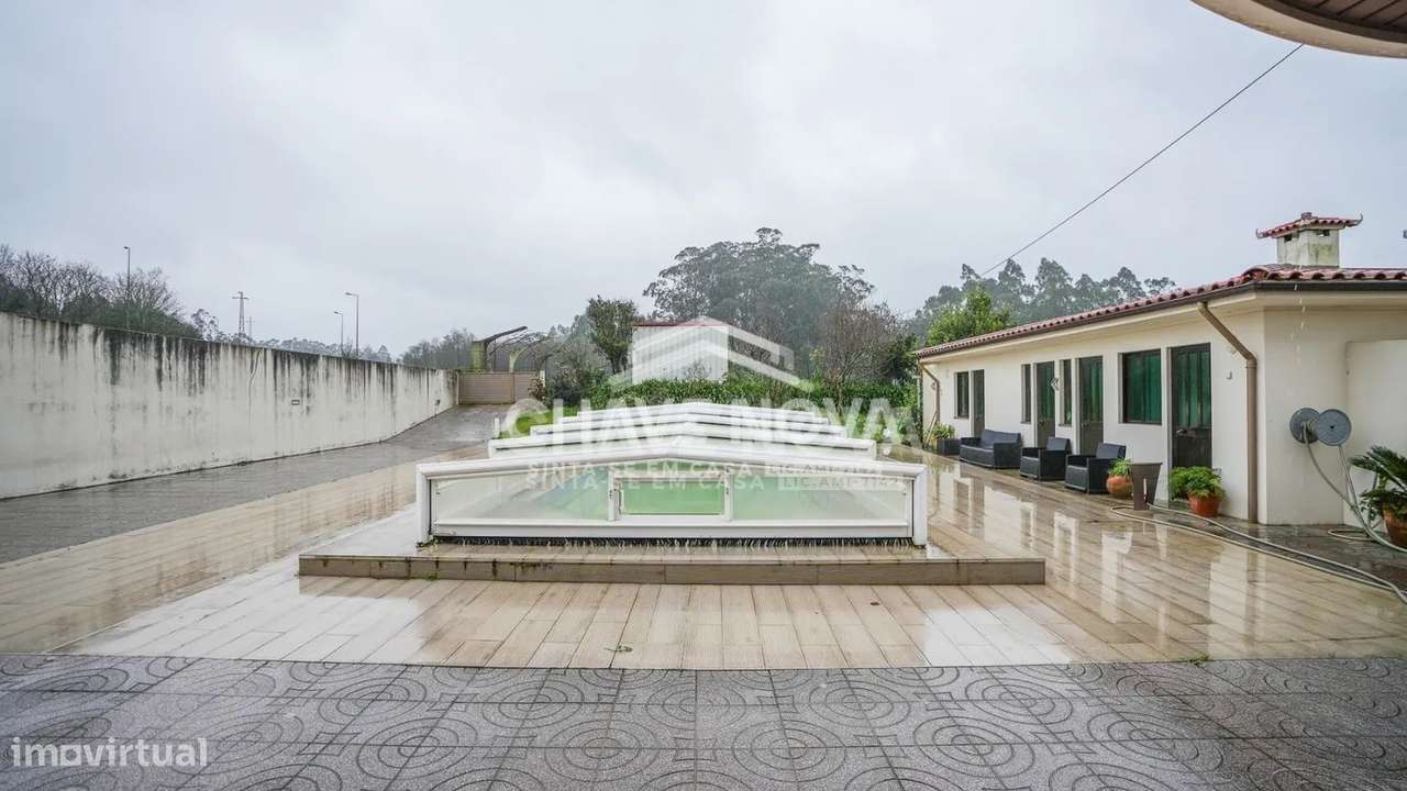 MORADIA V4 C/ PISCINA E TERRENO C/ ÁRVORES DE FRUTO-27