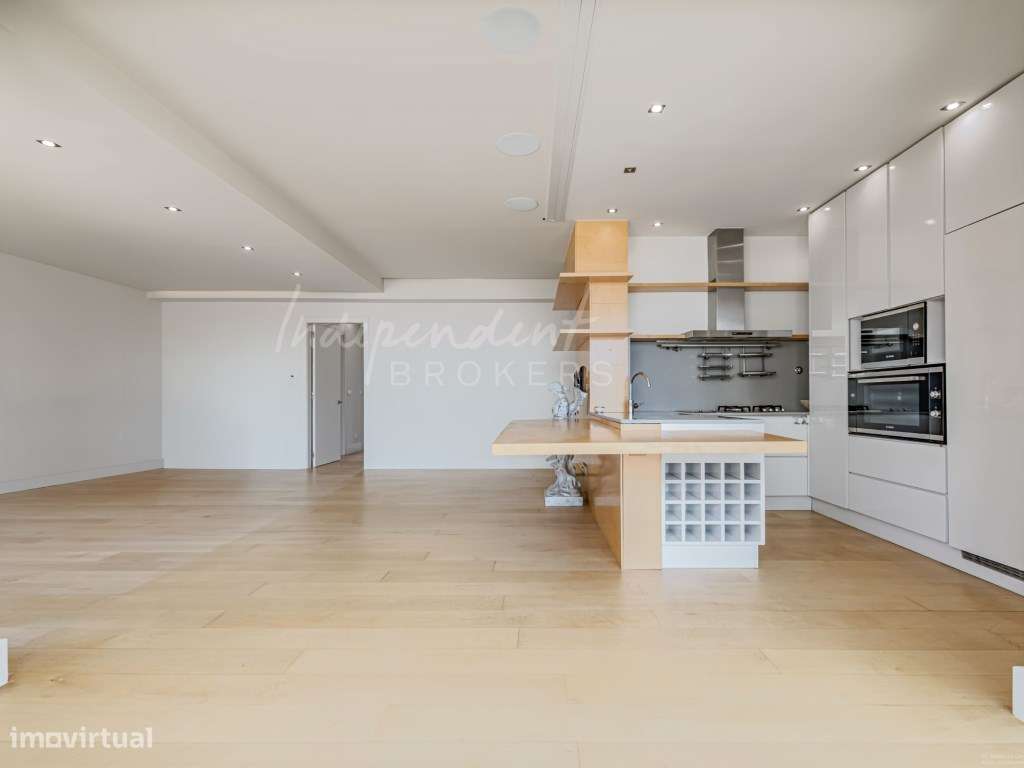 APARTAMENTO T3 TRANSFORMADO EM T2+1 NA AVENIDA CONSELHEIRO FERNANDO...-5