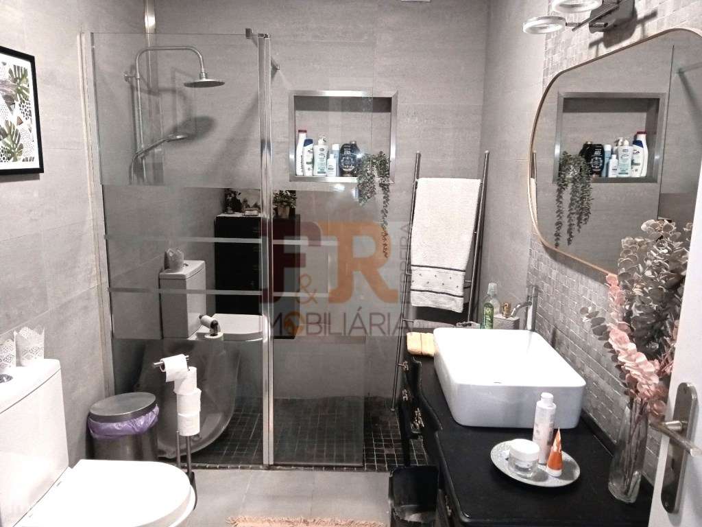 Moradia Isolada Duplex T6 Azeitão-9