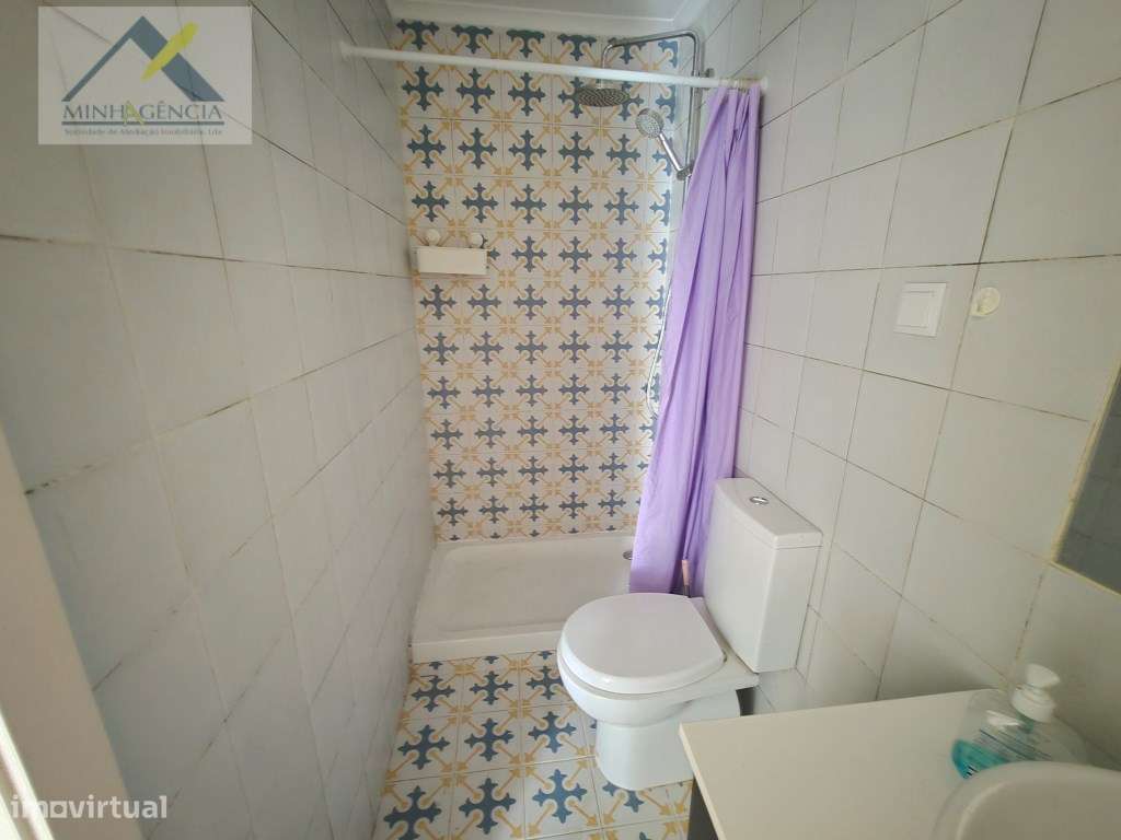 Apartamento T2 junto ao Jardim da Graça em Lisboa-14