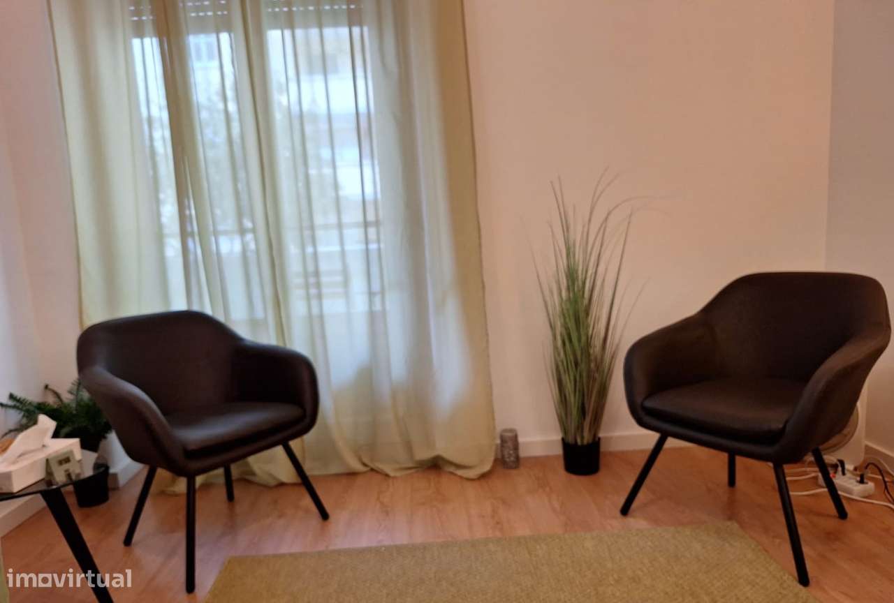 Sala para consultório no Areeiro (num 1.º andar com elevador) - Grande imagem: 5/8