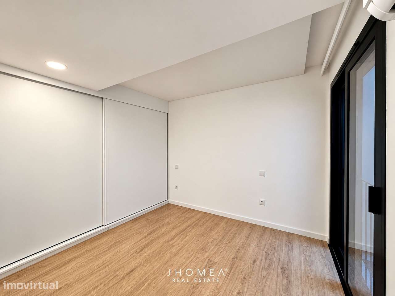 Apartamento T2 para venda no Coração de Aveiro-4