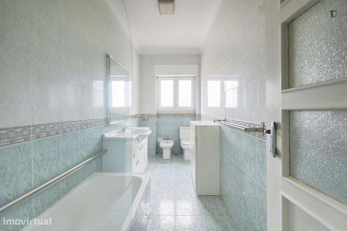 Quarto - localizado em Entrecampos Lisbon - Grande imagem: 5/9