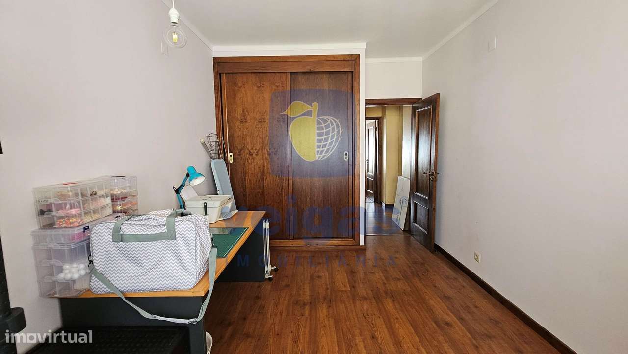 Apartamento T4 com 3 WC e Estacionamento-22