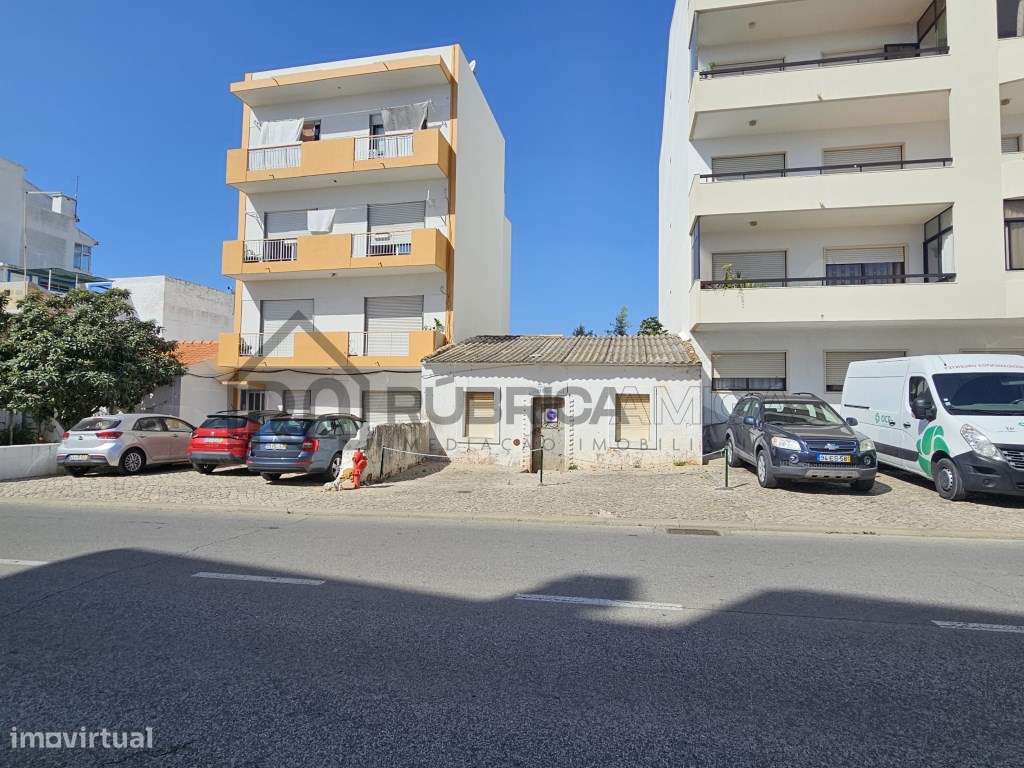 Casa antiga com projeto aprovado para Moradia v3+1 em Loulé - Grande imagem: 4/14