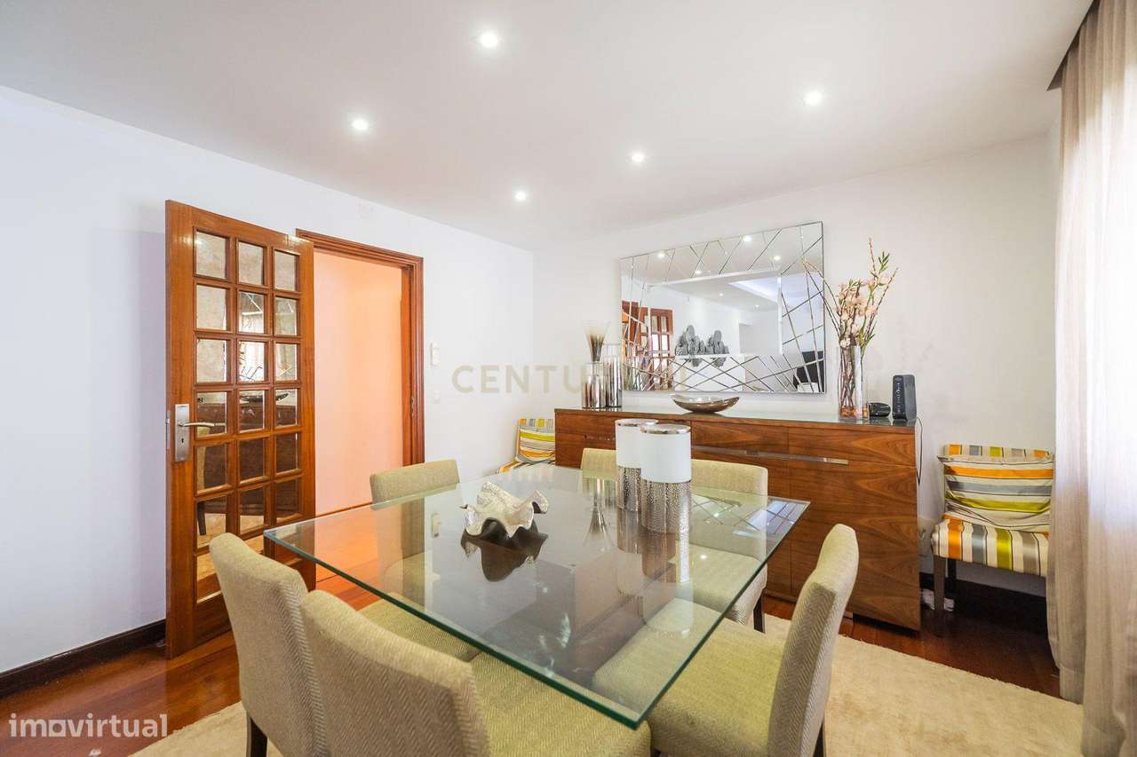 Moradia T4 com piscina-11