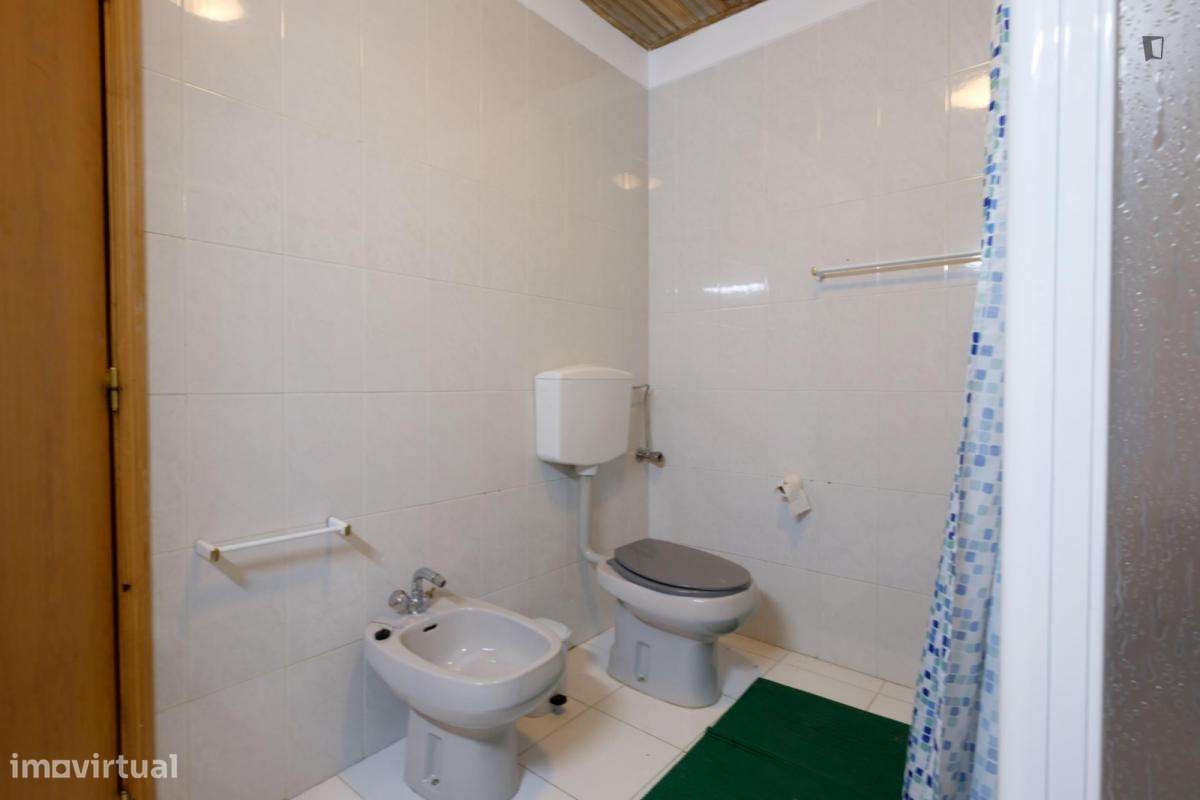 Quarto - localizado em Conchada Coimbra - Grande imagem: 5/14