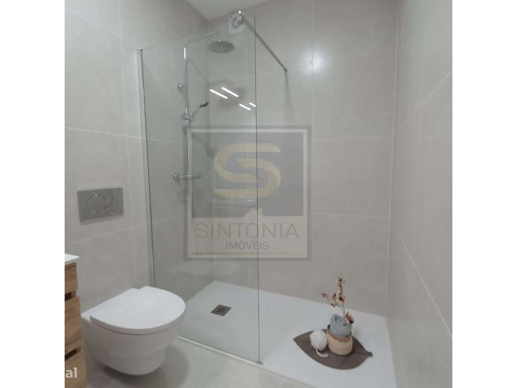 Apartamento T3 Totalmente Remodelado - Benfica - Grande imagem: 4/16