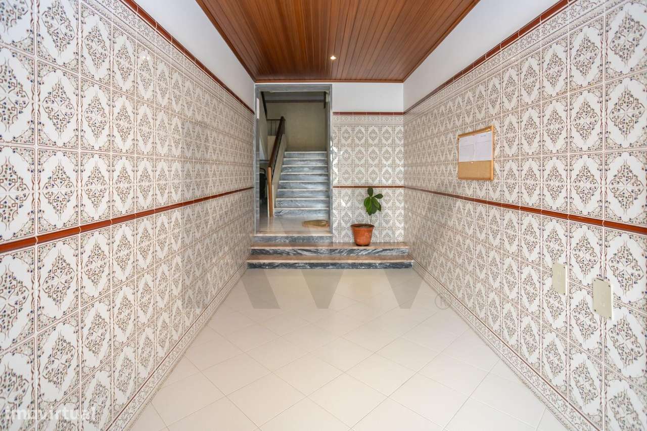 Apartamento T2 na Moita – 94m2, Arrecadação no Sótão, Varandas e Local - Grande imagem: 5/35