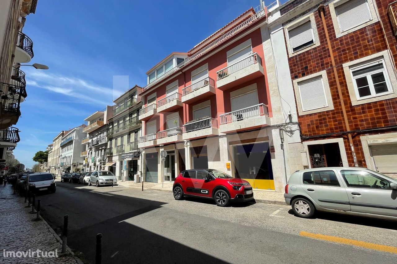 Espaço comercial na Rua Saraiva de Carvalho, centro de Campo de Ouriqu