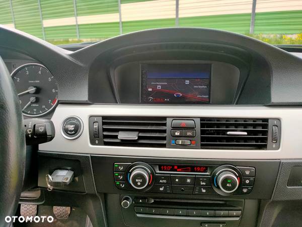 BMW Seria 3 318i Touring Edition Exclusive - 26