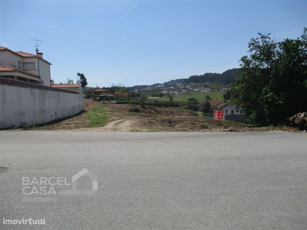 Terreno de construção em Rio Covo (Santa Eulália) - Barcelos