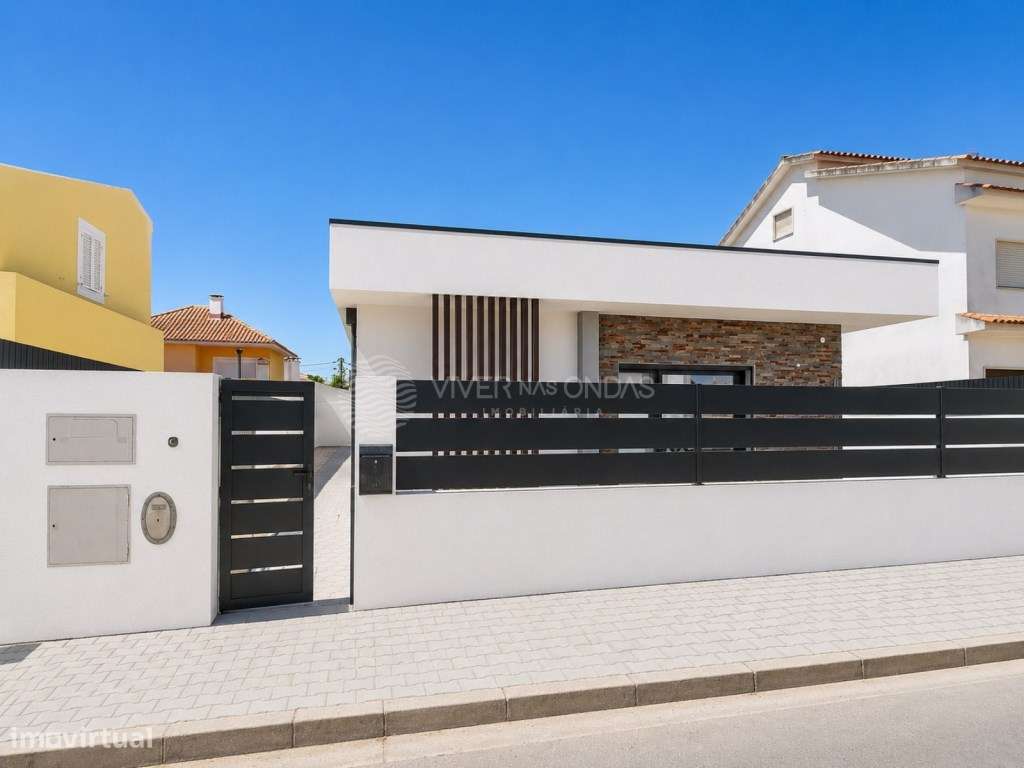 Oferta da Escritura | Moradia T3+1 Térrea com 307 m² em Fernão Ferro-32