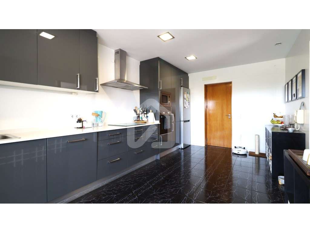 Penthouse T3 Duplex, com terraço no Centro da Cidade-12