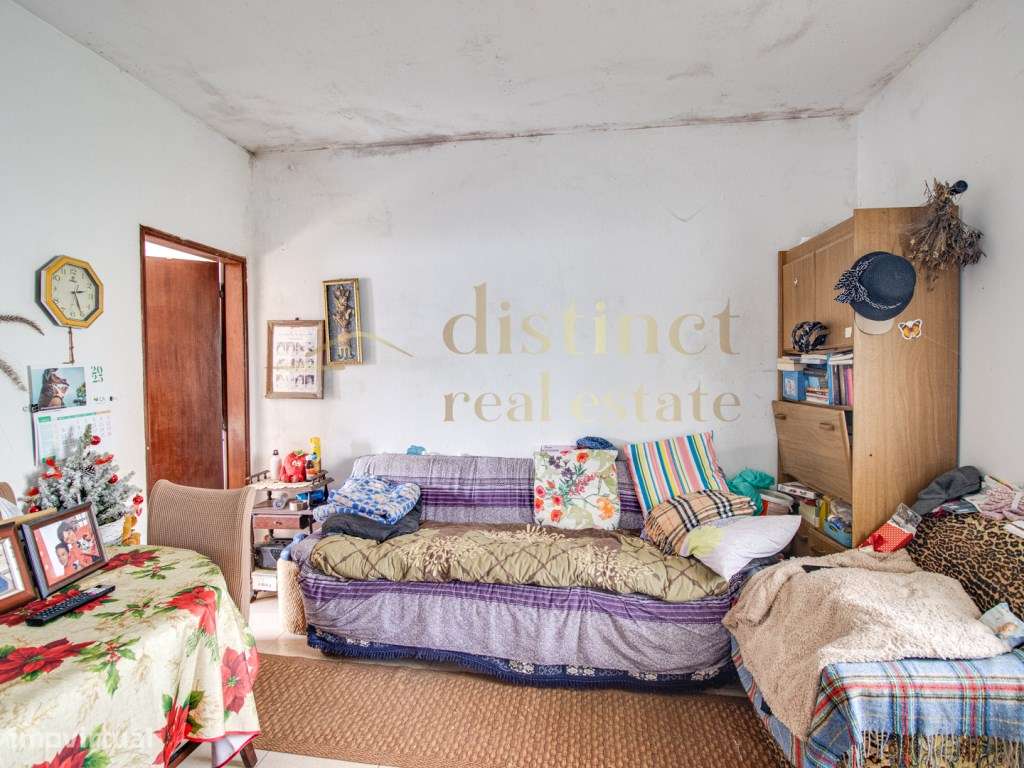 Casa de campo térrea com a necessidade de algumas obras num terreno...-18