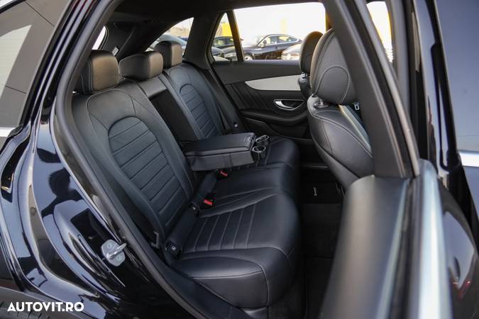 Mercedes-Benz GLC 300 e 4MATIC - 16