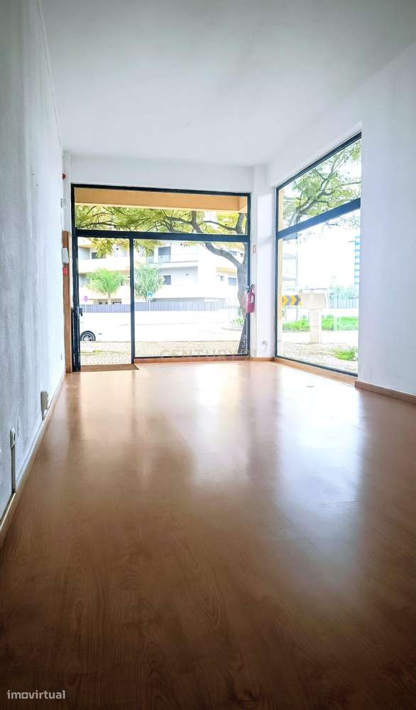 Loja em Portimão - Excelente Localização e Visibilidade - Grande imagem: 4/9