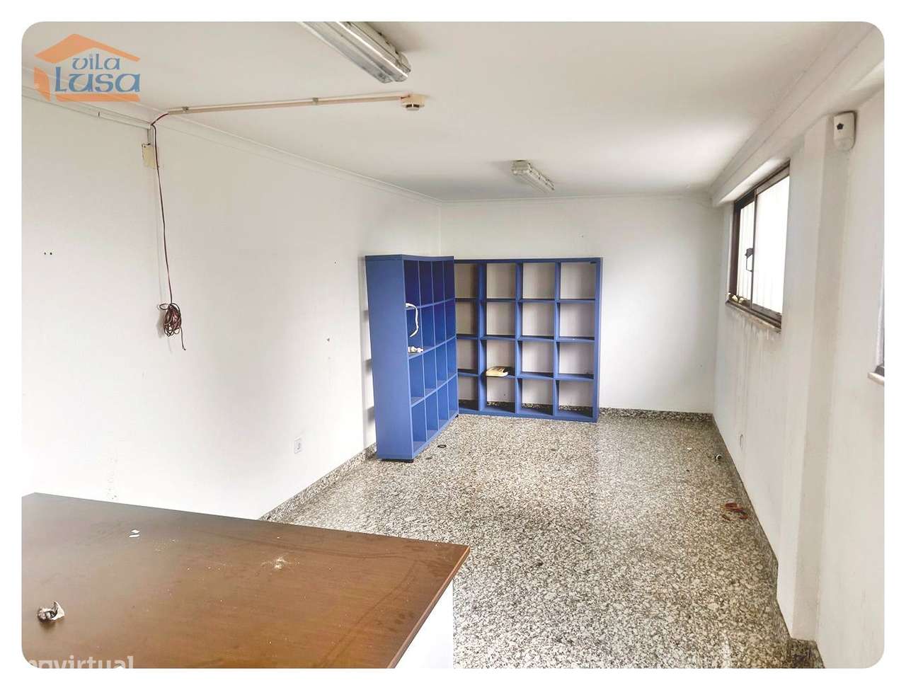 Loja duas frentes montada para restaurante rotunda da Areosa - Grande imagem: 4/17