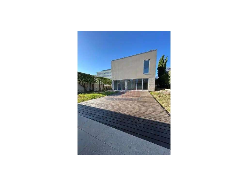 Moradia T4 de Luxo no Centro da Trofa-7