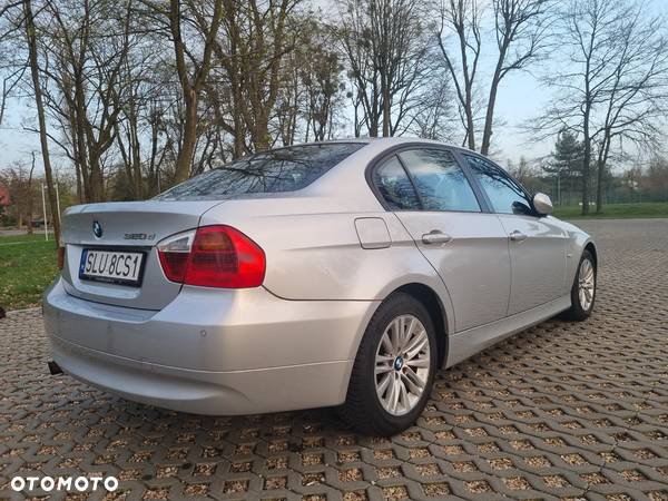 BMW Seria 3 320d - 4