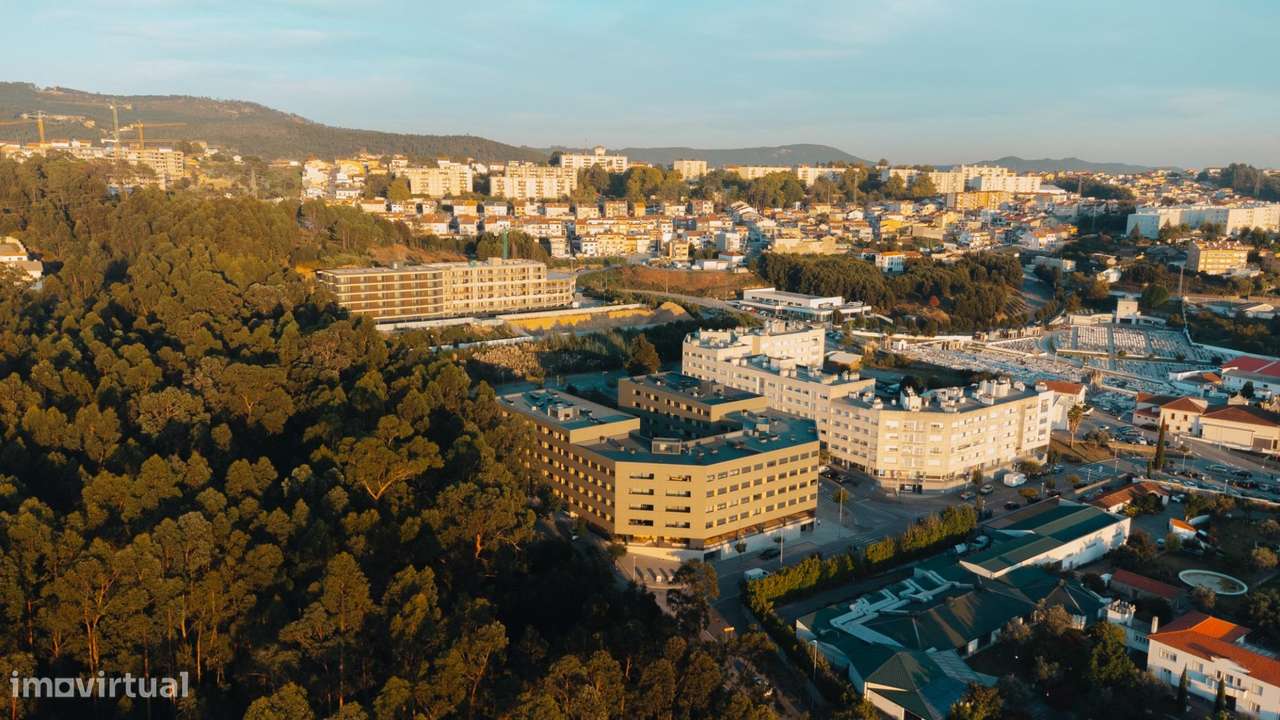 T4 com suite, elevador, garagem e Classe Energética A no centro...-21