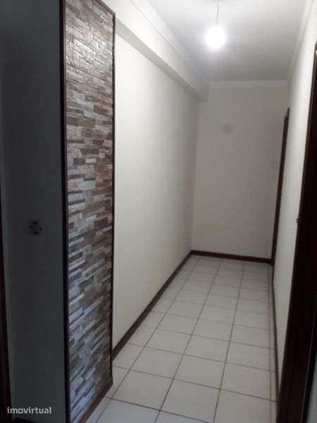 Apartamento T3 com lugar de Garage - Grande imagem: 4/12
