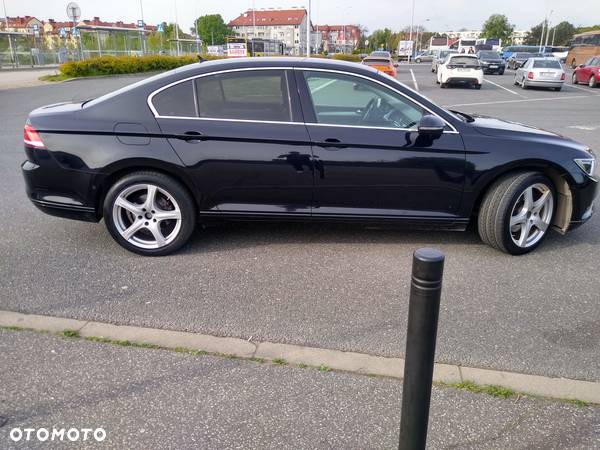 Volkswagen Passat 1.6 TDI SCR DSG Comfortline - 6