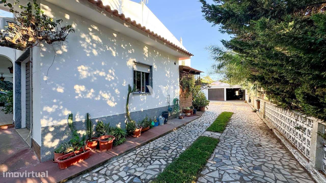 Moradia multifamiliar composta por 3 apartamentos no Semino, Quarteira - Grande imagem: 5/12