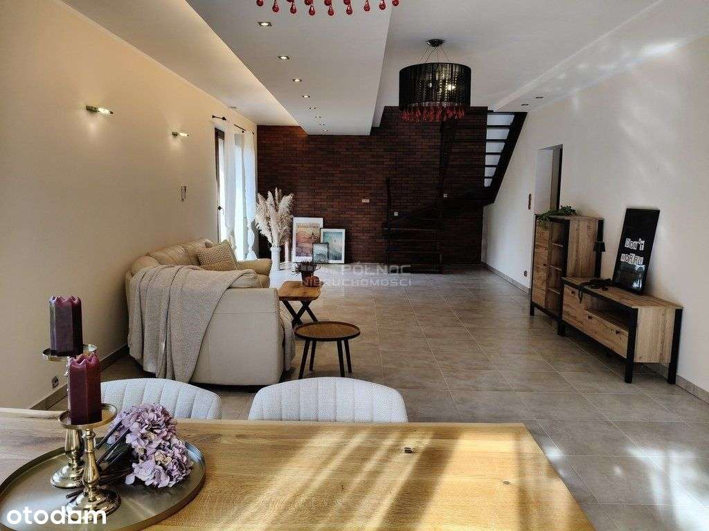 Dom parterowy z zaadaptowanym poddaszem-8