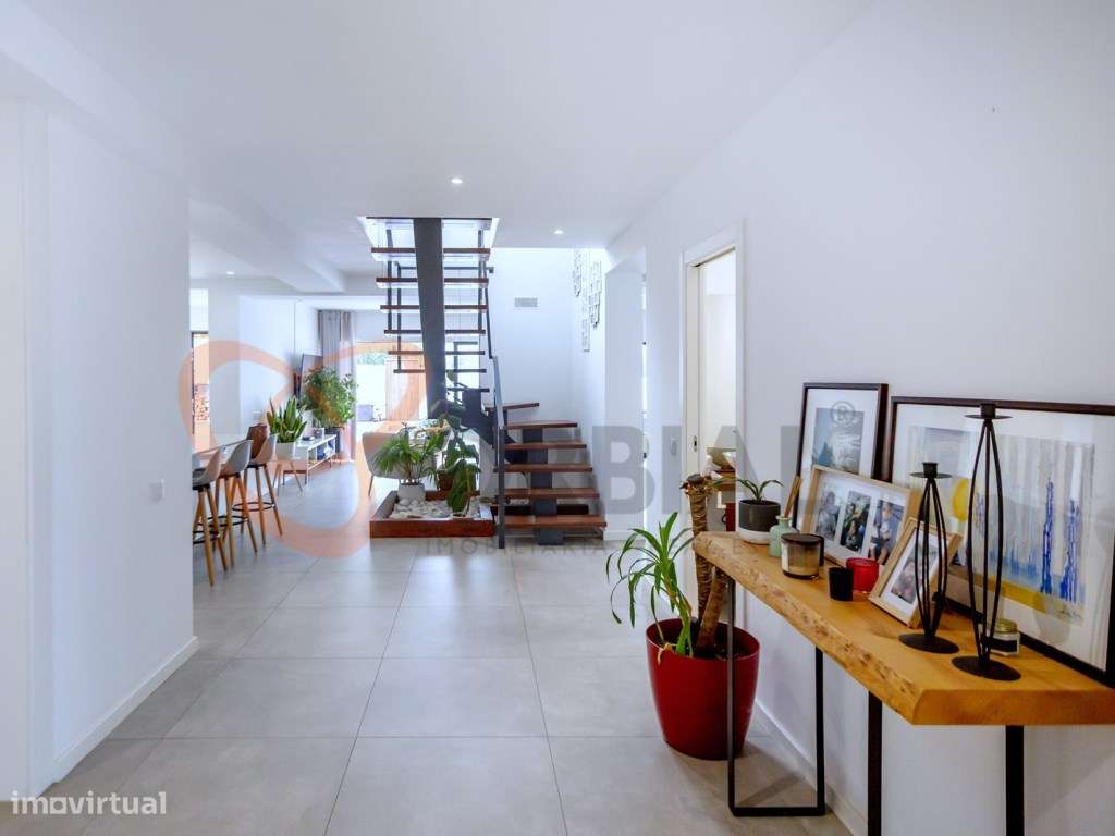 Moradia para venda em Albufeira com 6 quartos e piscina-36