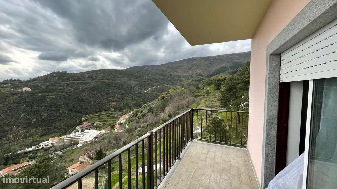 Apartamento t4 na rua Montes Herminios Covilhã-7