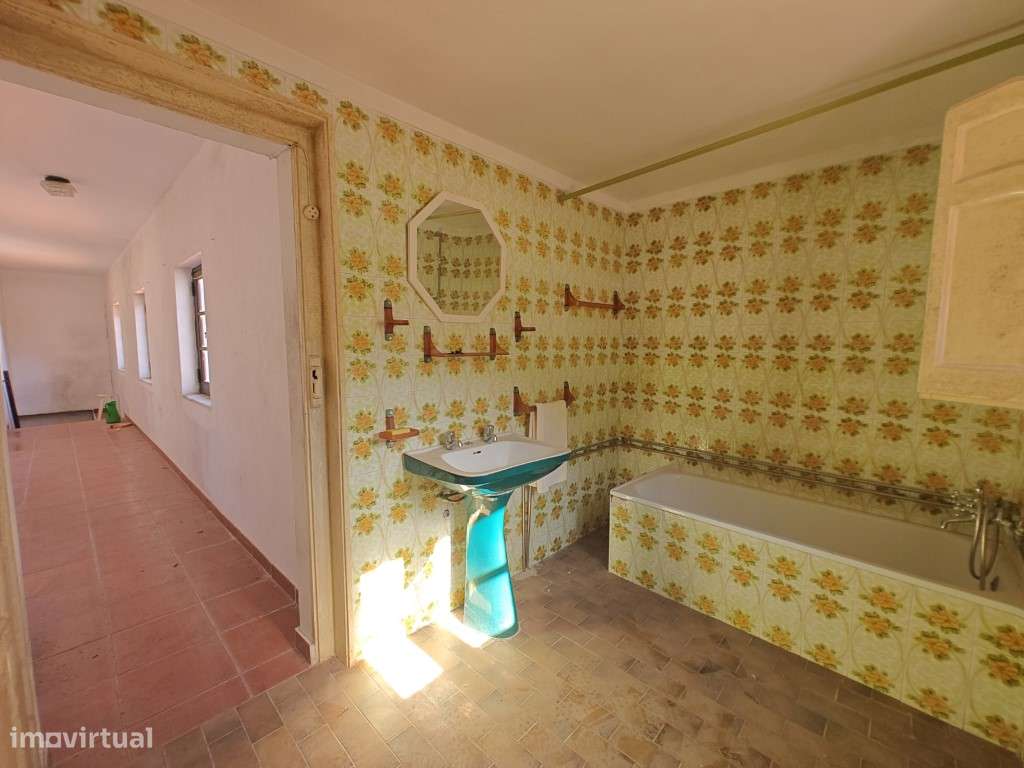 Moradia junto às muralhas do Castelo de Óbidos-8