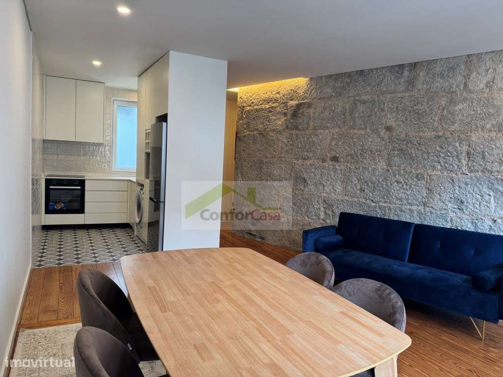 Apartamento T2 Mobilado com ar condicionado no centro histórico de ... - Grande imagem: 2/14