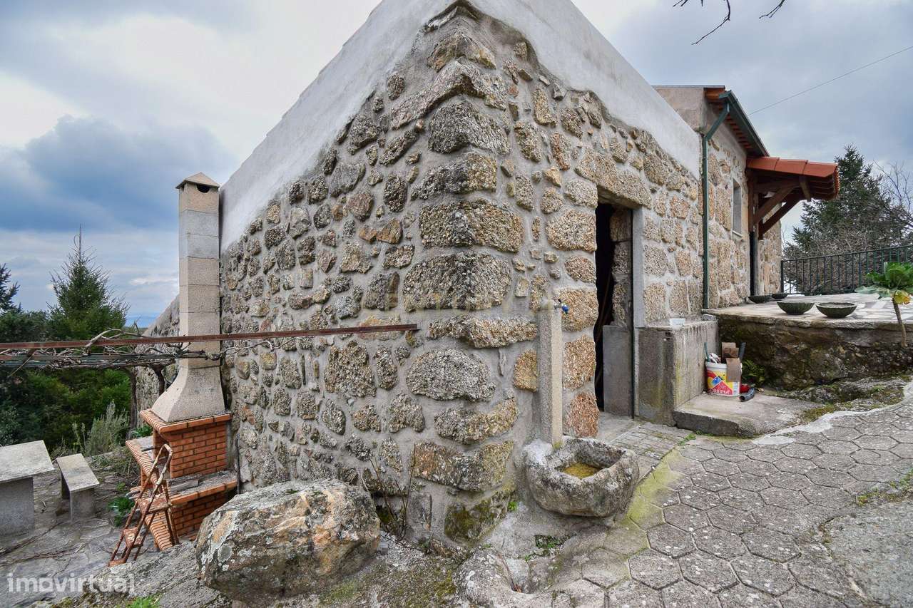 Quinta com construção em Pedra 20.000 m2 de terreno e Licença de Aloja-10